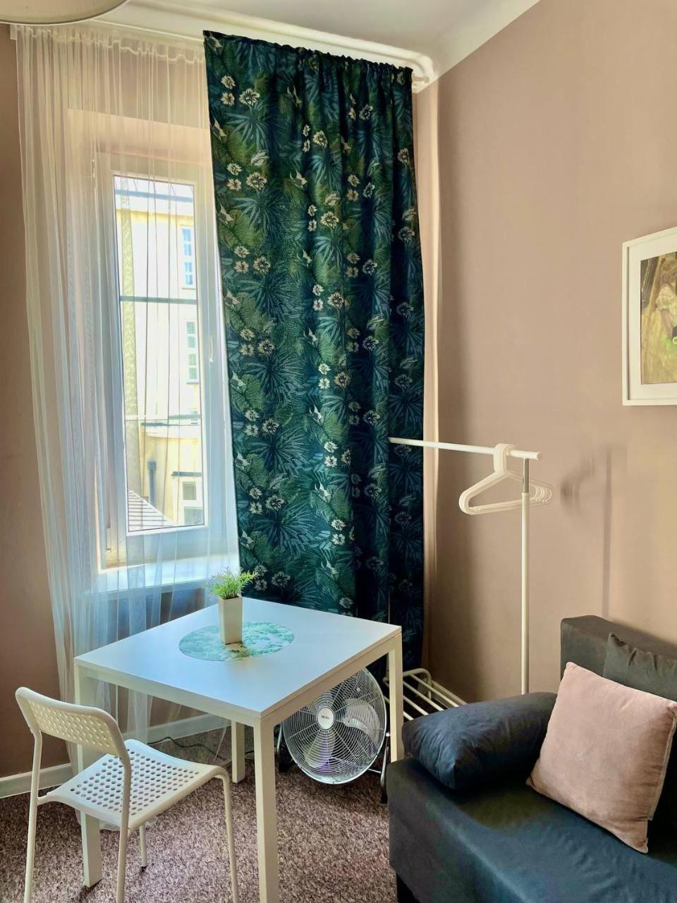 Backpack Apart Rooms Warsaw Phòng bức ảnh